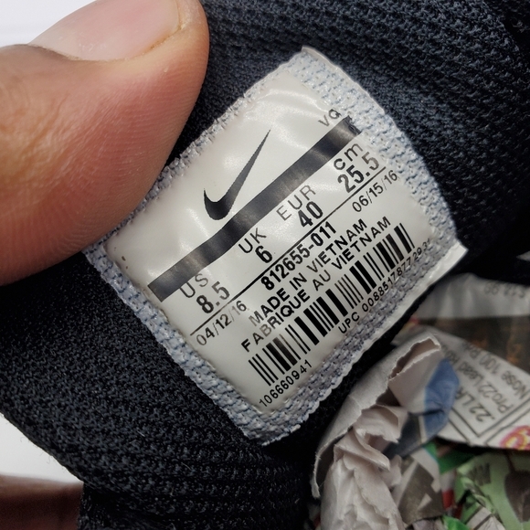 Nike Shoes Women's 8.5 Tanjun 812655-011 Black White Running Gym Sneakers - Picture 4 of 8